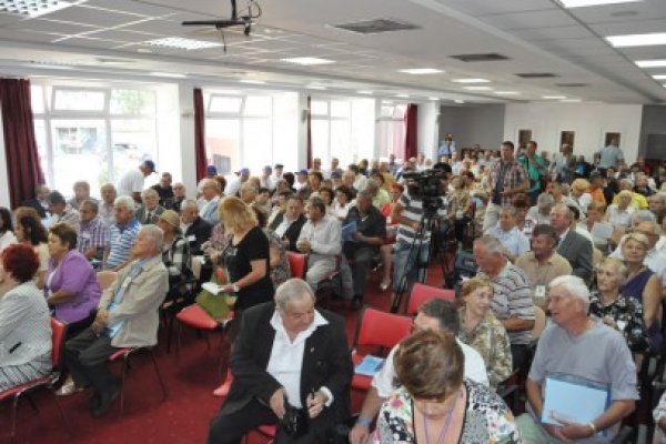 Vasile Blaga, către pensionarii din PDL: Antonescu se antrenează de 4 ani să fie preşedinte şi munca asta l-a obosit